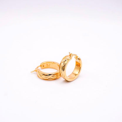 'Aio Ti- Leaf Huggie Earrings - 18k Gold Vermeil & 925 Sterling Silver