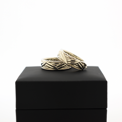 'Aio Ti- Leaf Huggie Earrings - 18k Gold Vermeil & 925 Sterling Silver