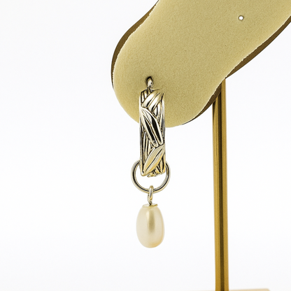 'Aio Ti- Leaf Huggie Earrings - 18k Gold Vermeil & 925 Sterling Silver