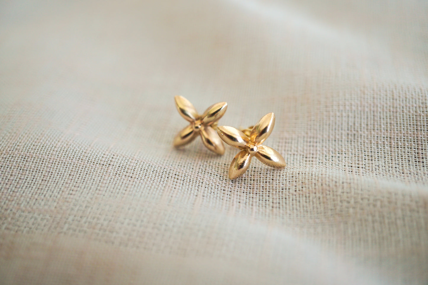 Huni Stud Earrings (Large) - 10k, 14k, & 925 Sterling Silver